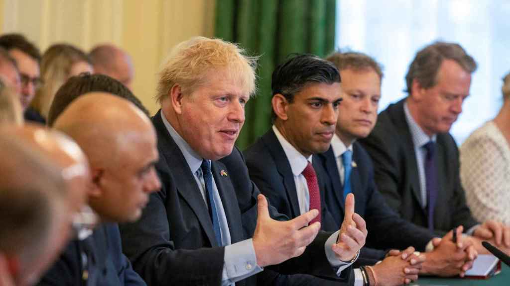 La première réunion de Boris Johnson avec les membres de son cabinet après avoir remporté la motion de défiance.