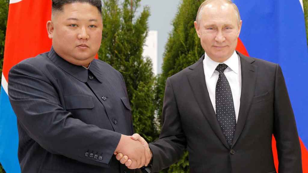 Kim Jong-un et Vladimir Poutine sur une photo d'archive de 2019.