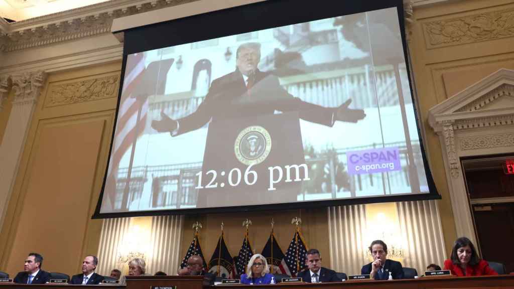 Une vidéo de Donald Trump est diffusée lors de la commission d'enquête sur l'assaut du Capitole.