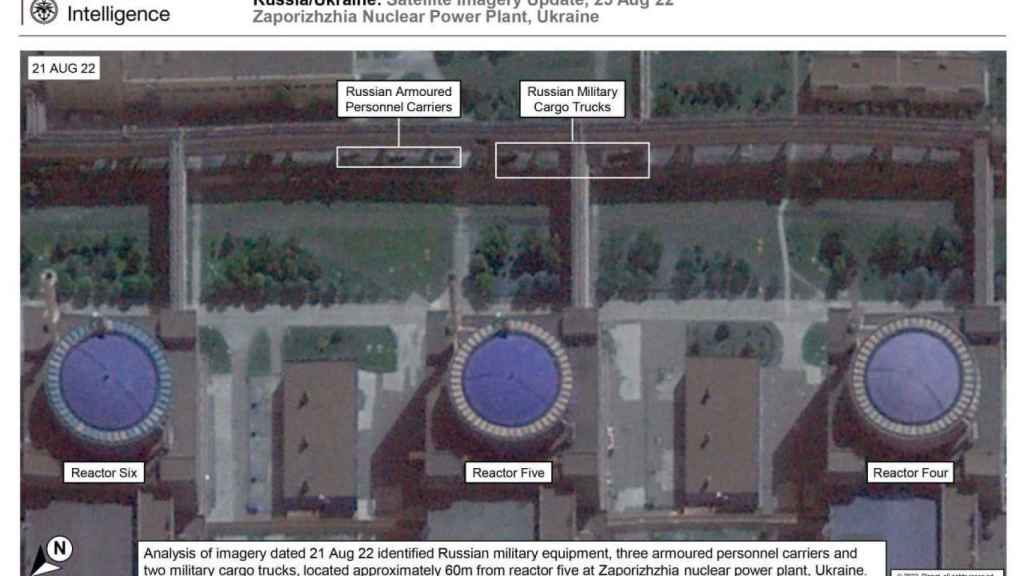 Vue aérienne de la centrale électrique de Zaporiyia le 21 août prise par les services de renseignement britanniques montrant la position des troupes russes.