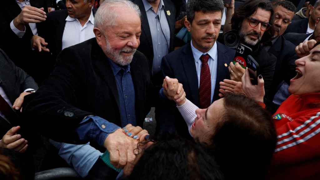 Lula da Silva ce dimanche sur le chemin du vote.