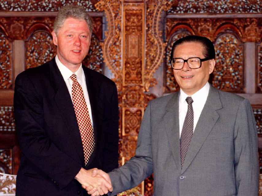Jiang Zemin avec Bill Clinton à Jakarta, en Indonésie, en 1994.