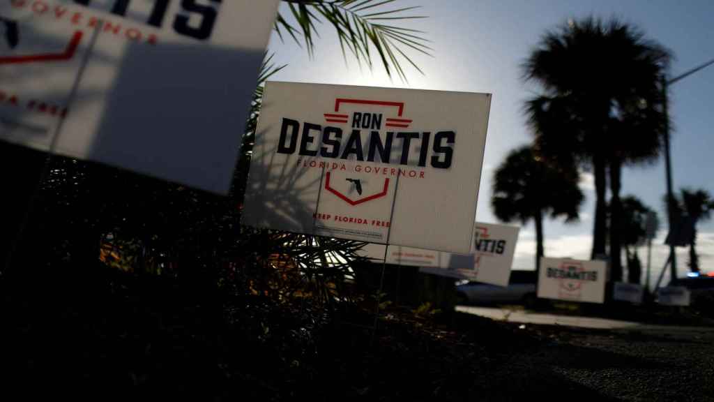 Affiches en Floride en faveur du candidat Ron DeSantis.