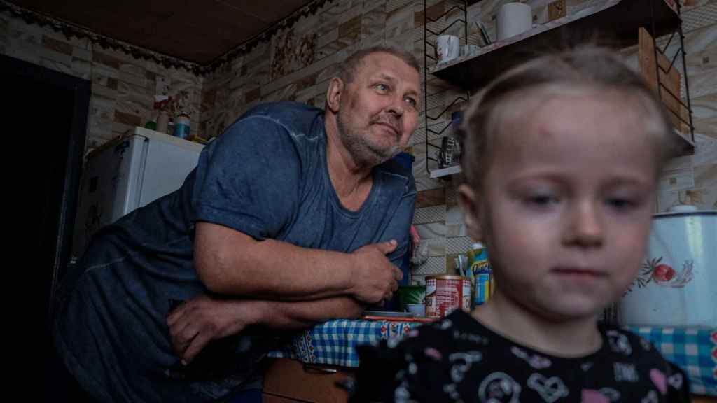 Vladimir, le grand-père de Katia, se bat contre un cancer métastatique en pleine guerre.