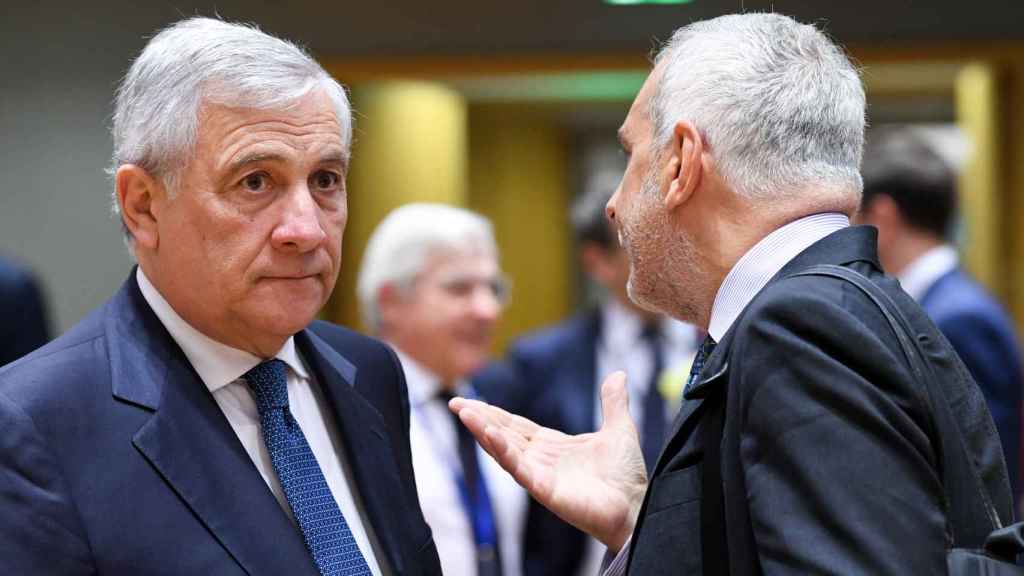 Le nouveau ministre italien des affaires étrangères, Antonio Tajani, lors de la réunion de lundi à Bruxelles.