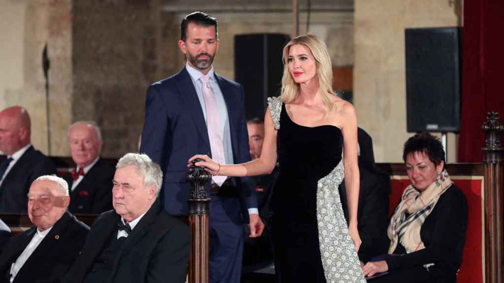Ivanka Trump et Donald Jr. lors d'une cérémonie en République tchèque en octobre dernier.