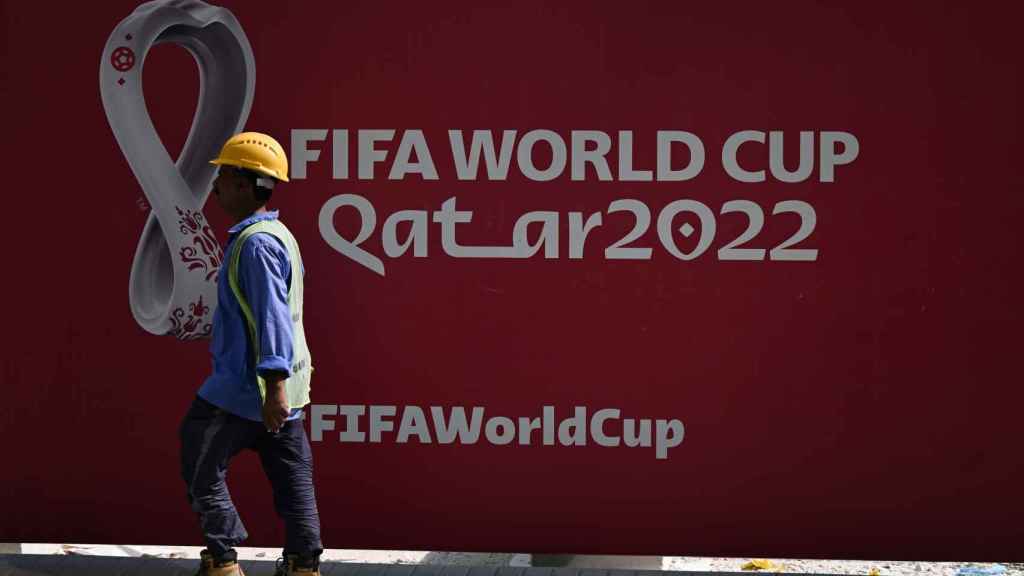Le côté obscur du football : le déséquilibre entre la Coupe du monde du Qatar et les travailleurs migrants.
