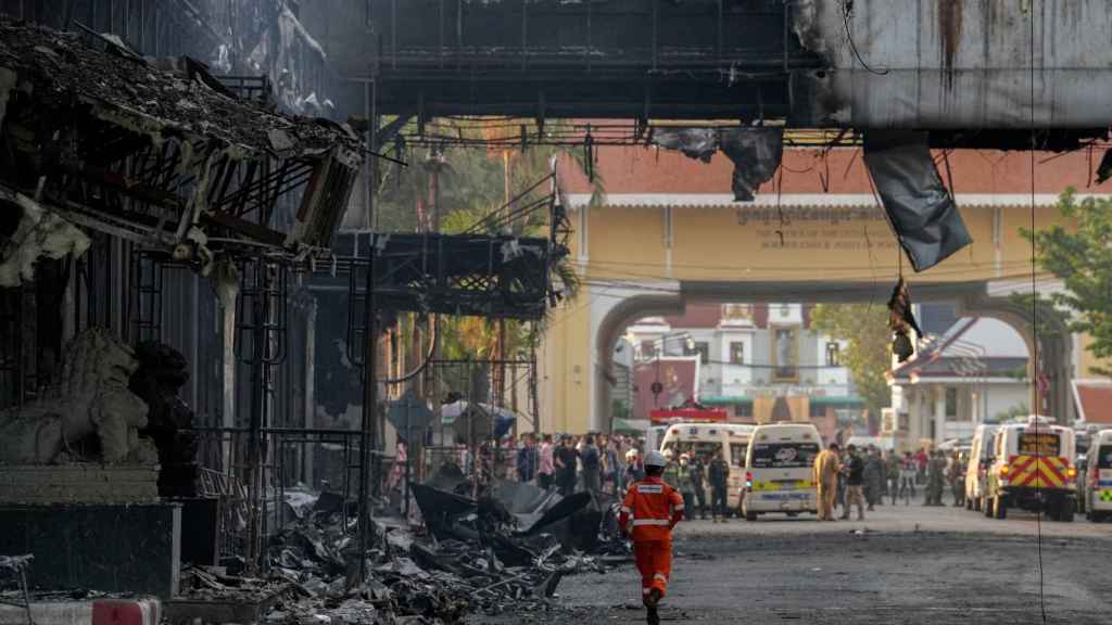 Image du casino cambodgien qui a été ravagé par les flammes.
