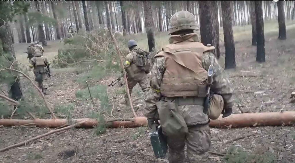 L'Ukraine brise la ligne russe à Kreminna : une grenade