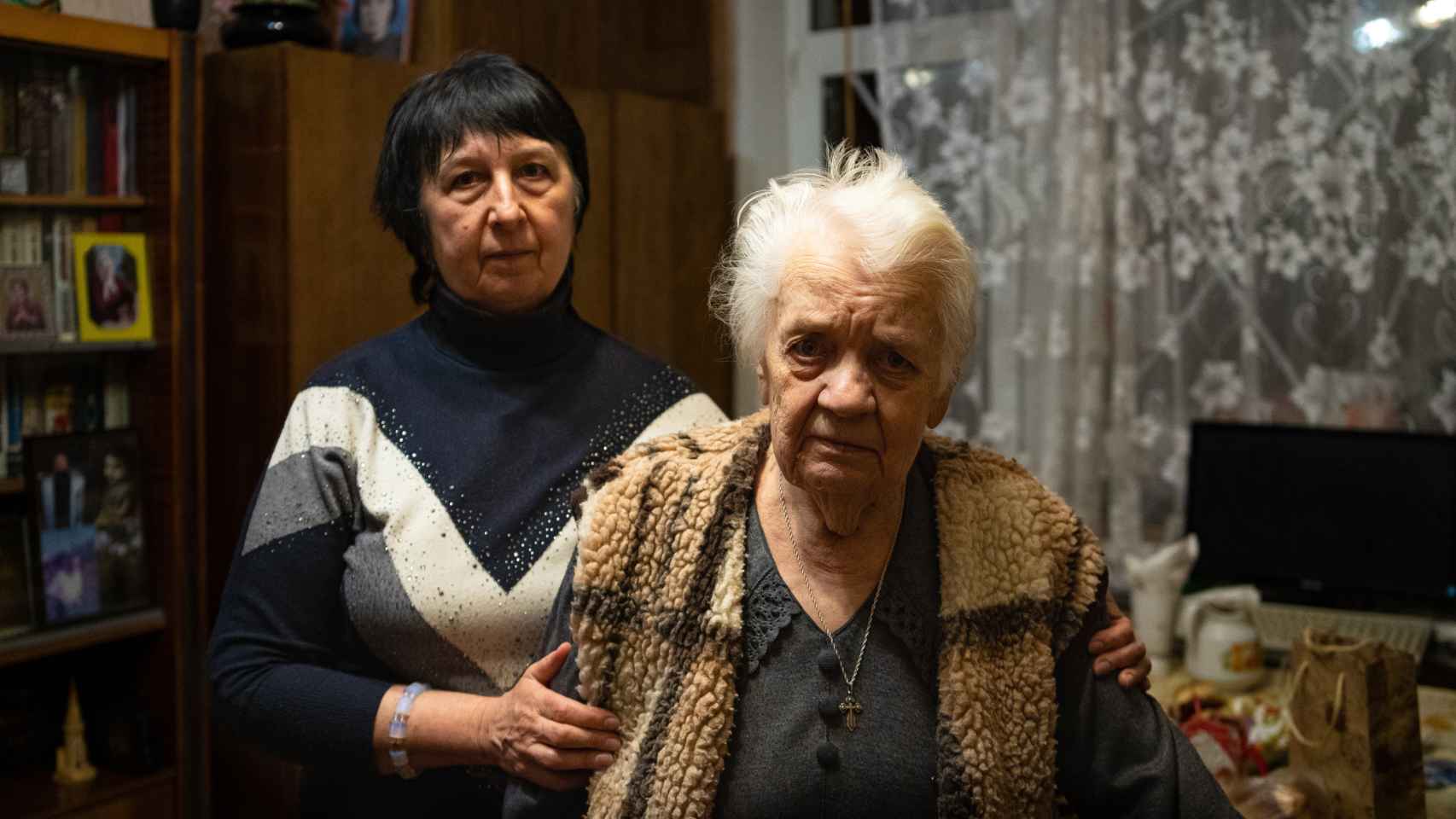 Halina et Nina, mère et fille, un reflet des différentes générations en Ukraine.