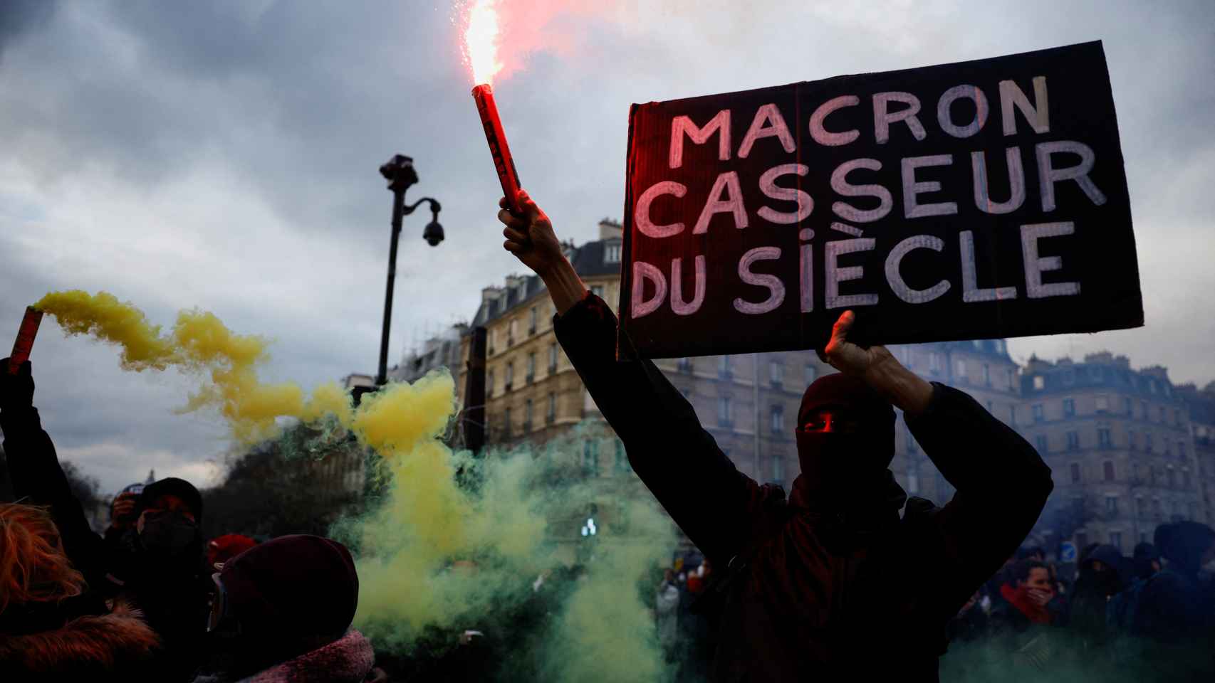Sixième journée de protestation nationale en France contre la réforme des retraites.